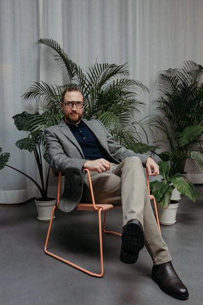 D:008 LOUNGECHAIR mit Armlehnen