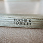 Massivholzfuß der FH:021 MAGNETTAFEL von FUCHS&HABICHT gebeizte Esche in grün