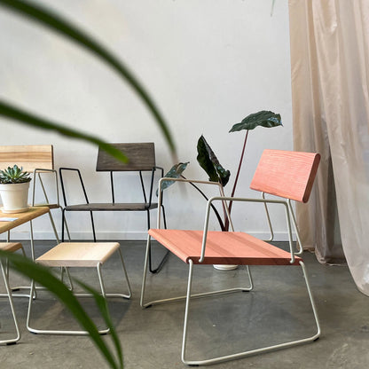 D:008 LOUNGECHAIR mit Armlehnen